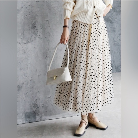French Cream Polka Dot Pleated Maxi Skirt - Picture 4 of 11